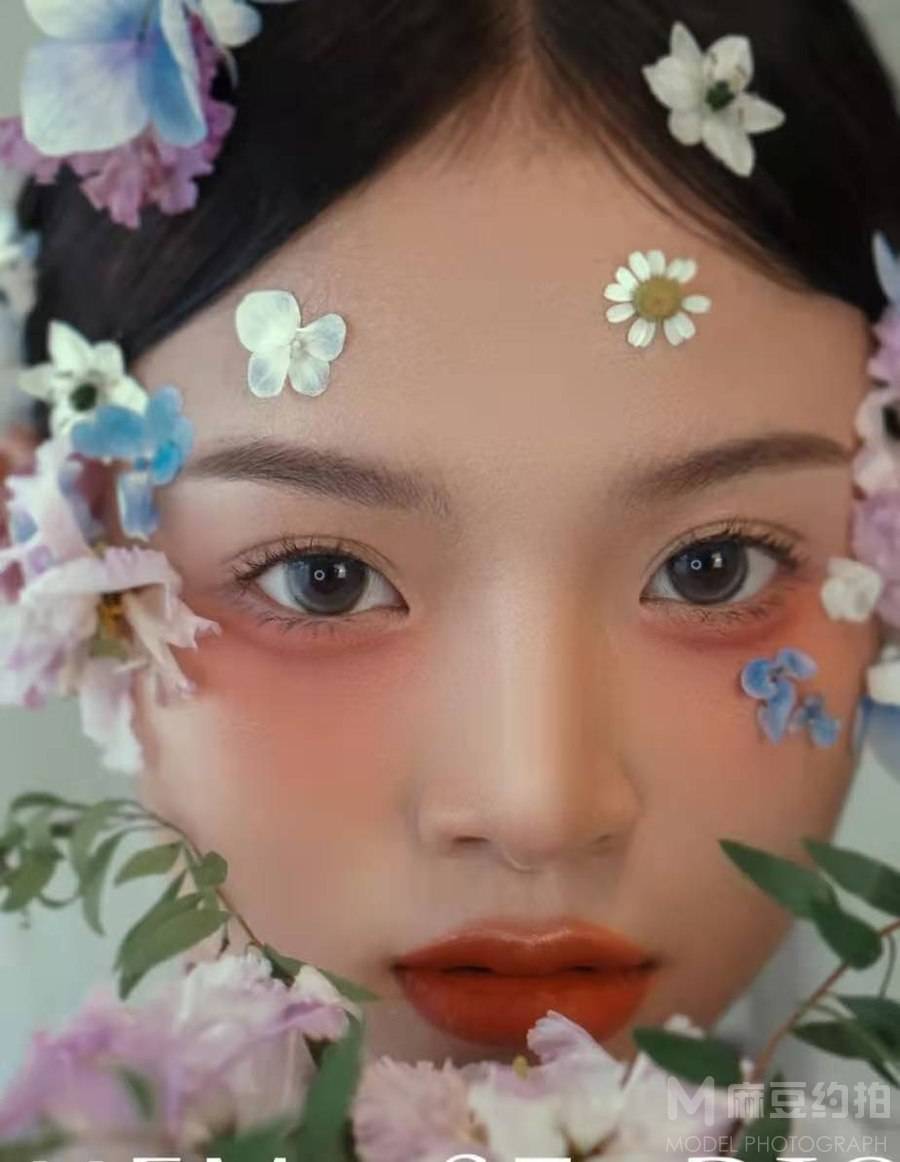 妆容模特