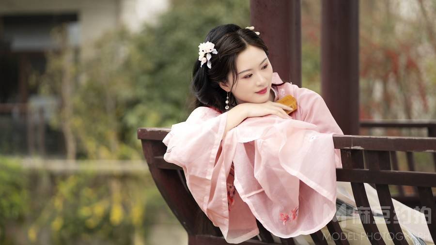 汉服模特