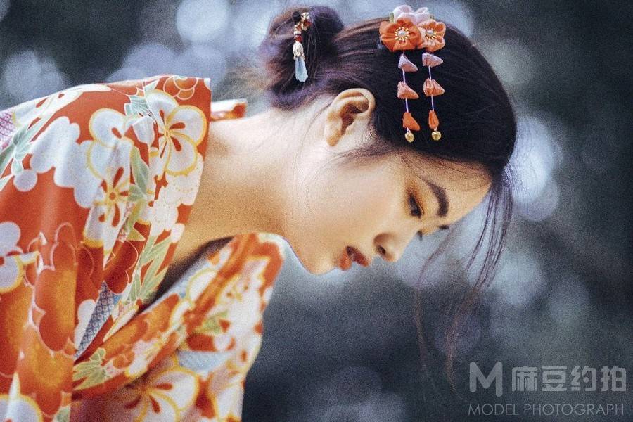 情绪模特