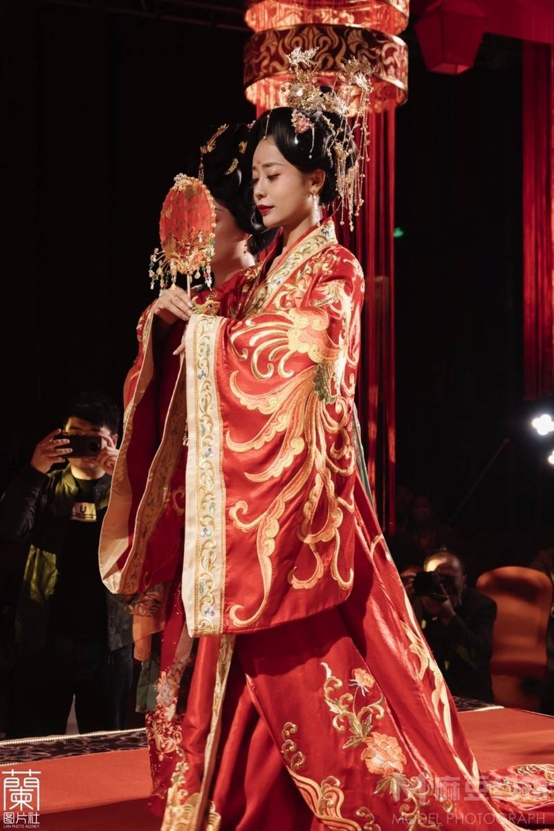 胶片模特