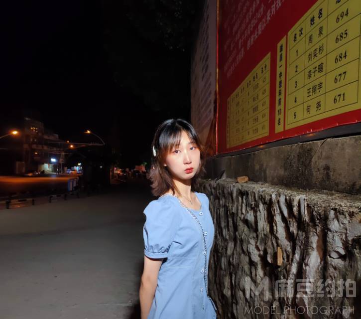 校园模特