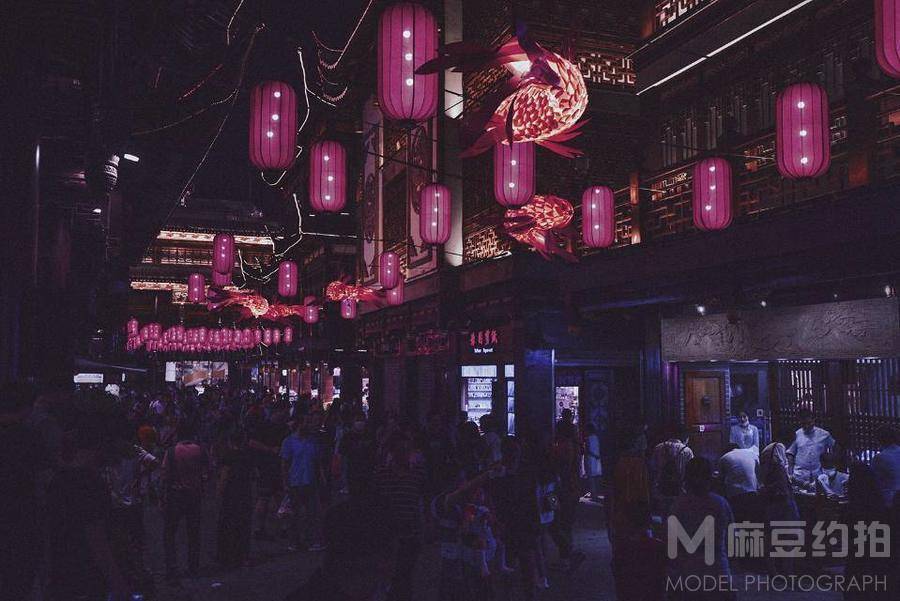 夜景模特