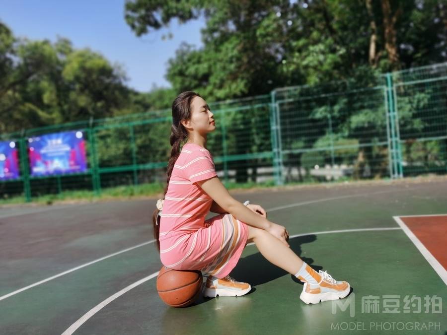 校园模特