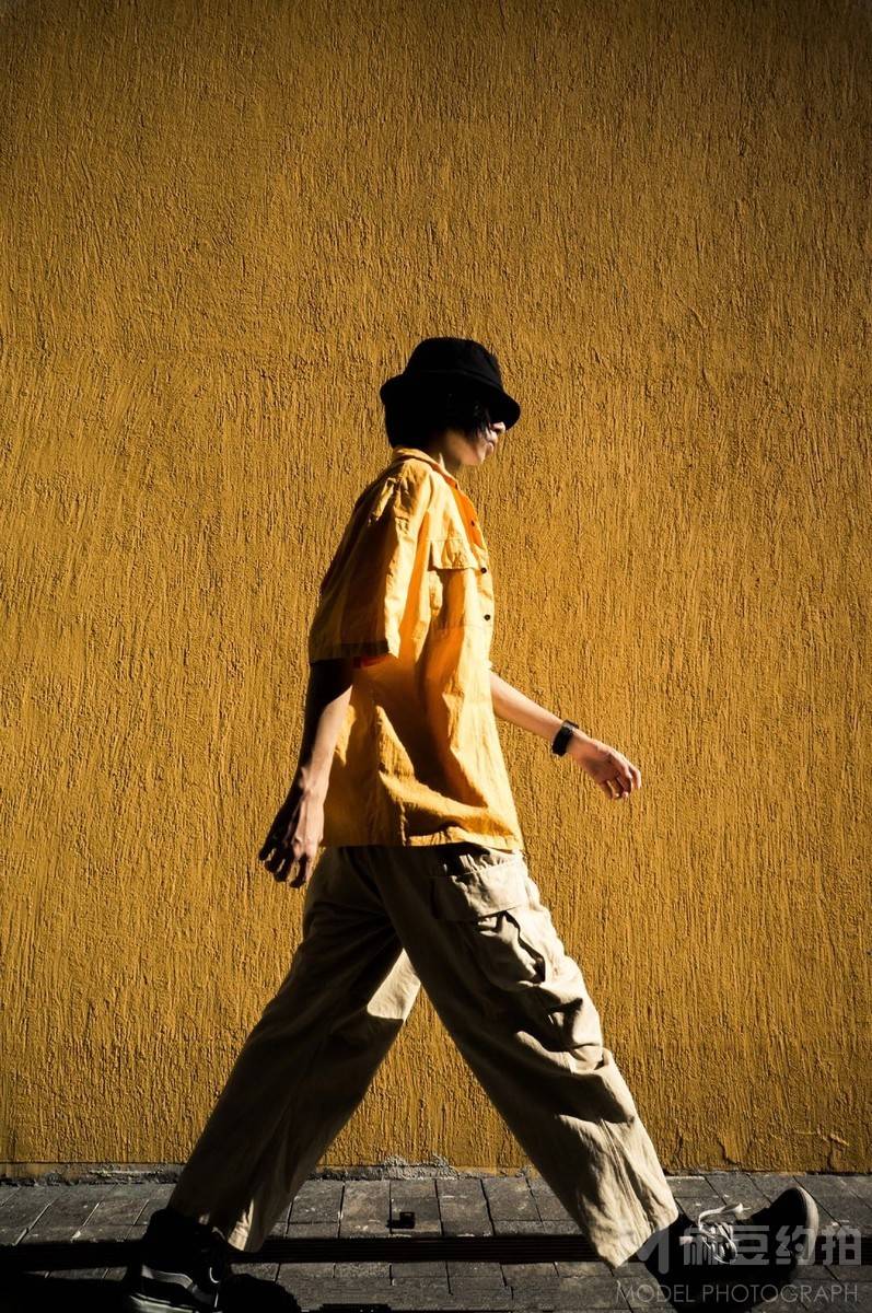 情绪模特