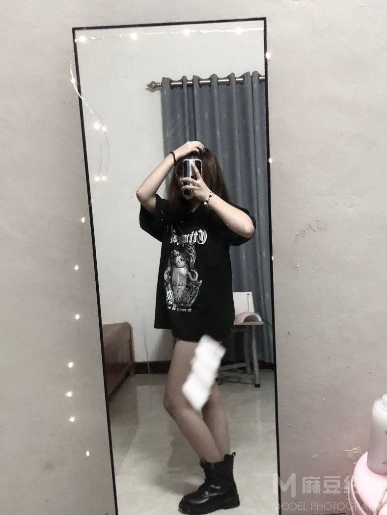 黑白模特