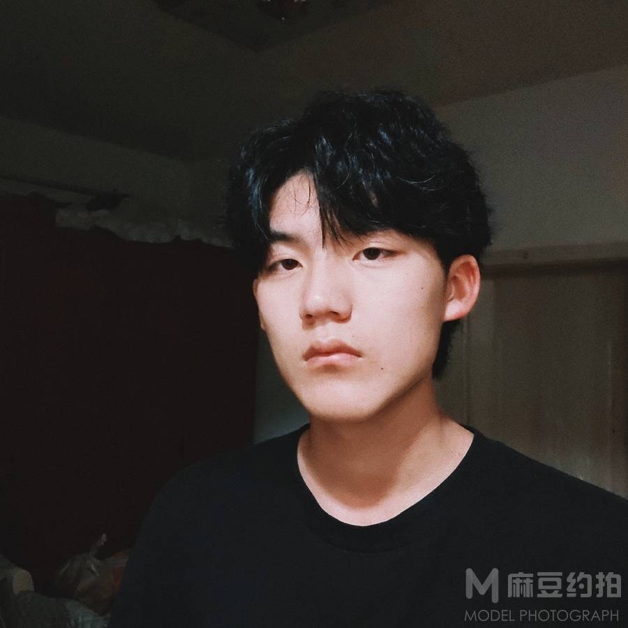宝丽来模特