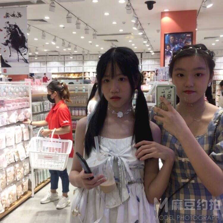 清新模特