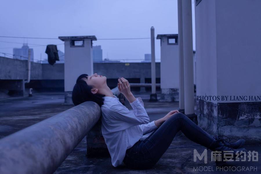 情绪模特