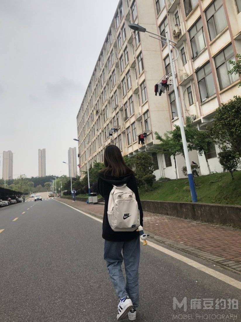 校园模特