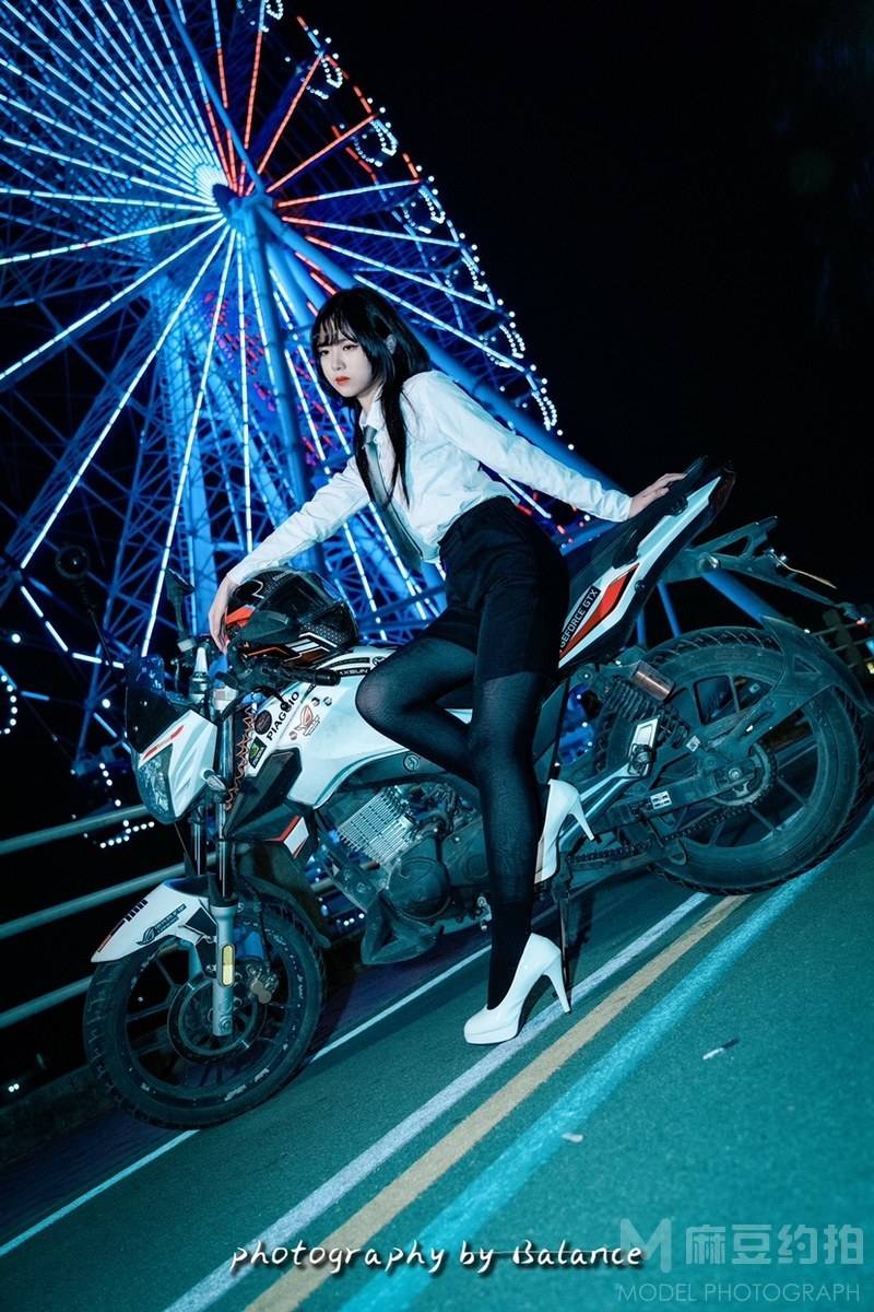夜景模特