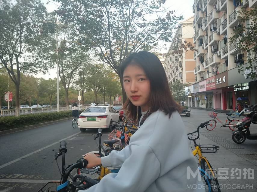 校园模特