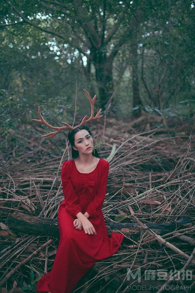 情绪模特