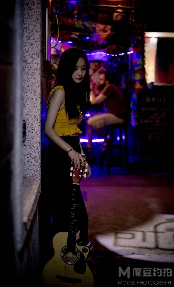 情绪模特