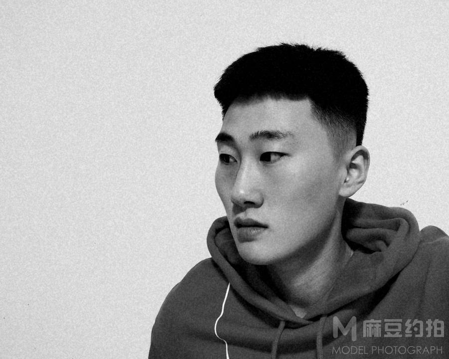 黑白模特