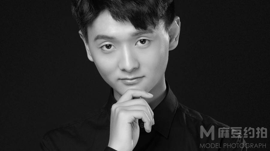 黑白模特