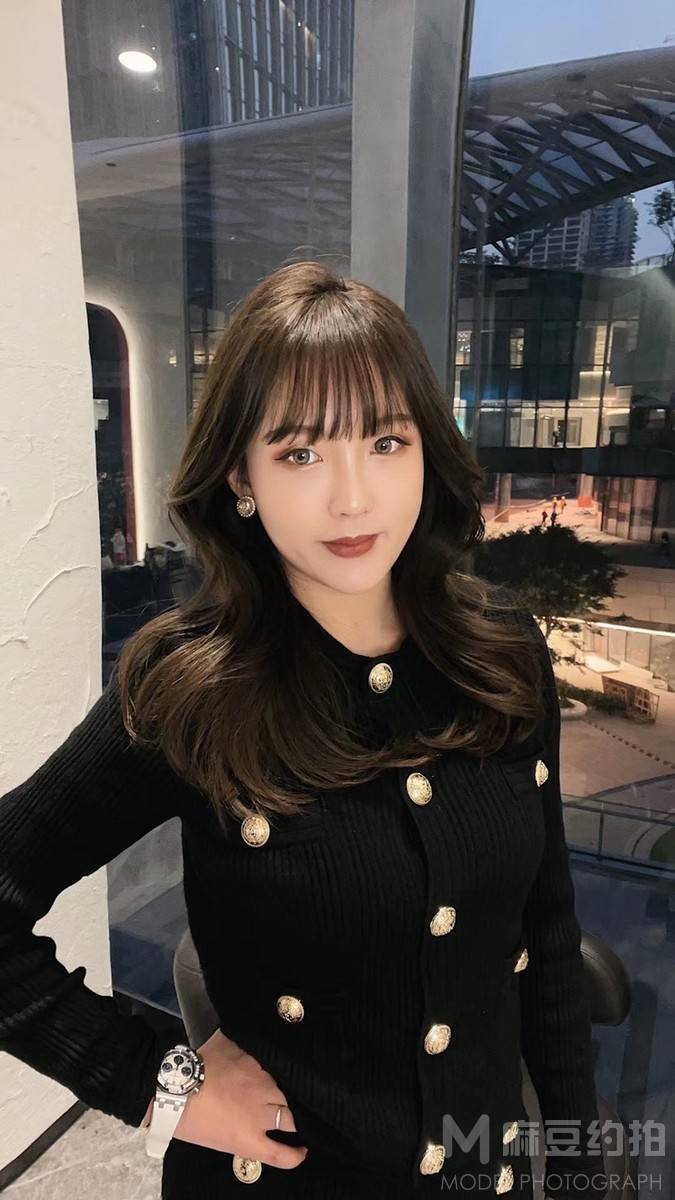 黑白模特