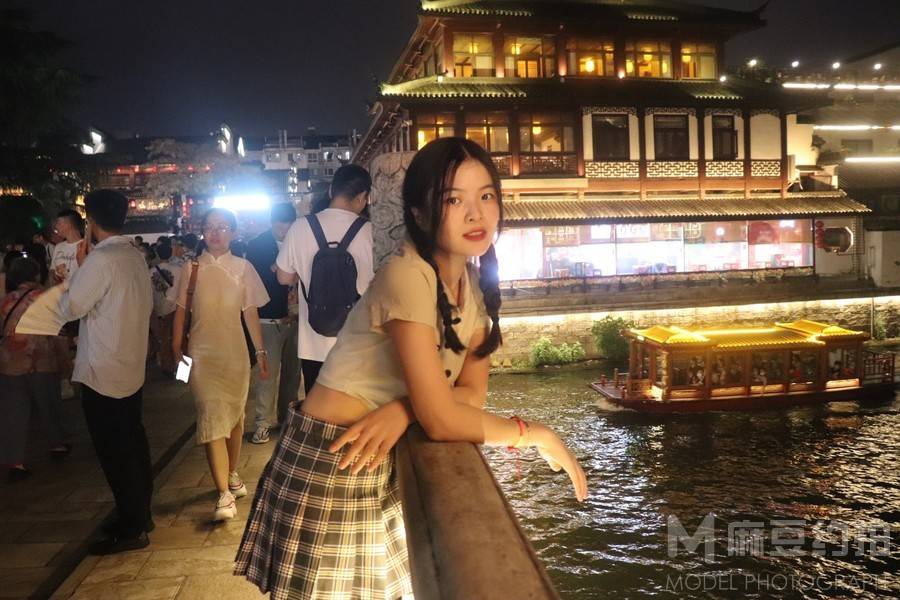 夜景模特