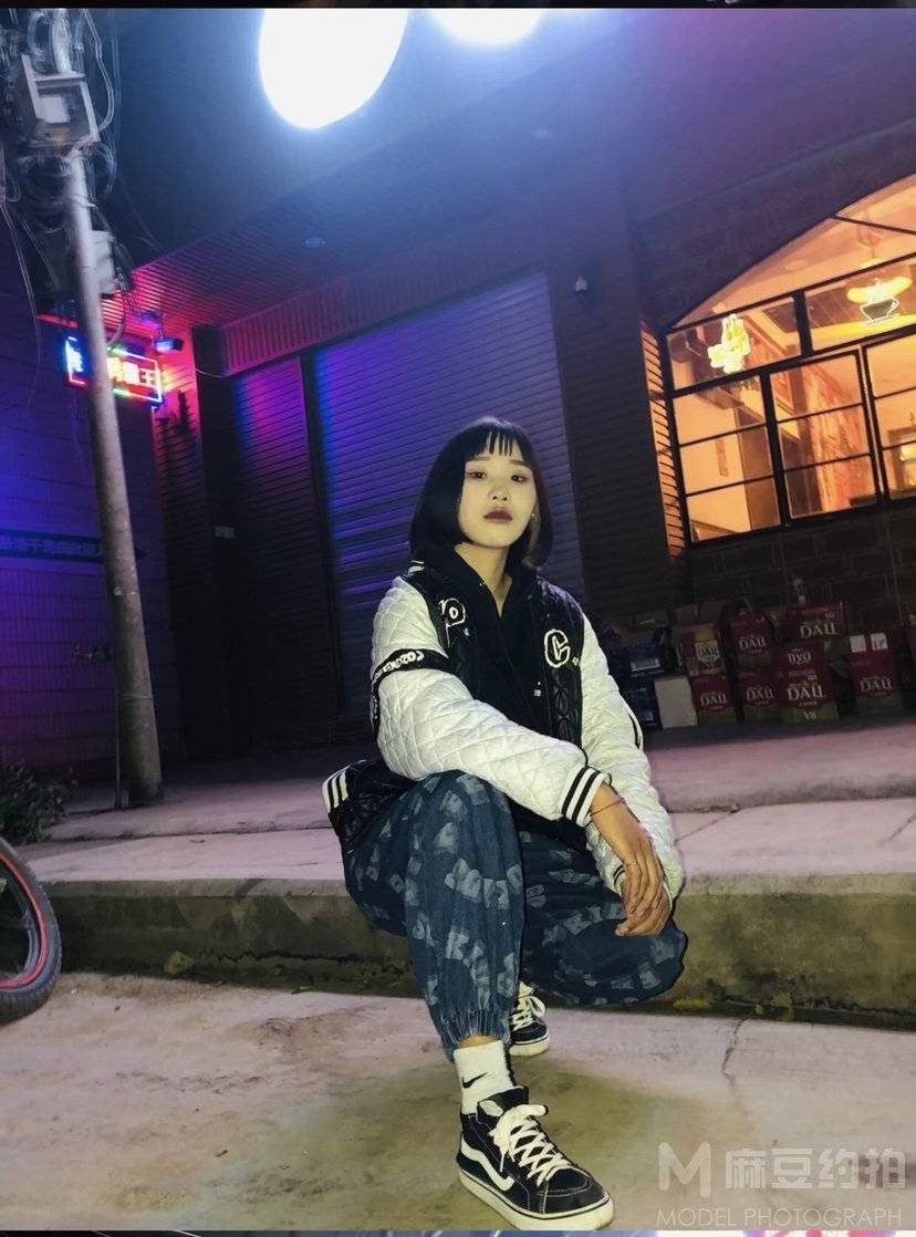 情绪模特