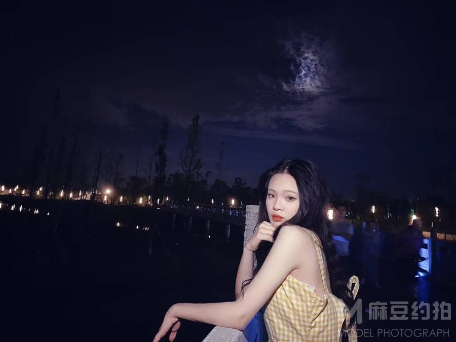 夜景模特
