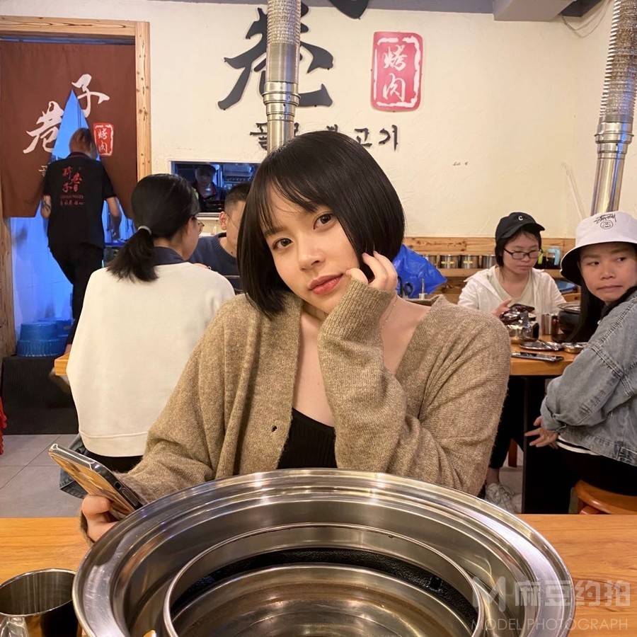 情绪模特