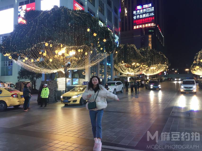 情绪模特