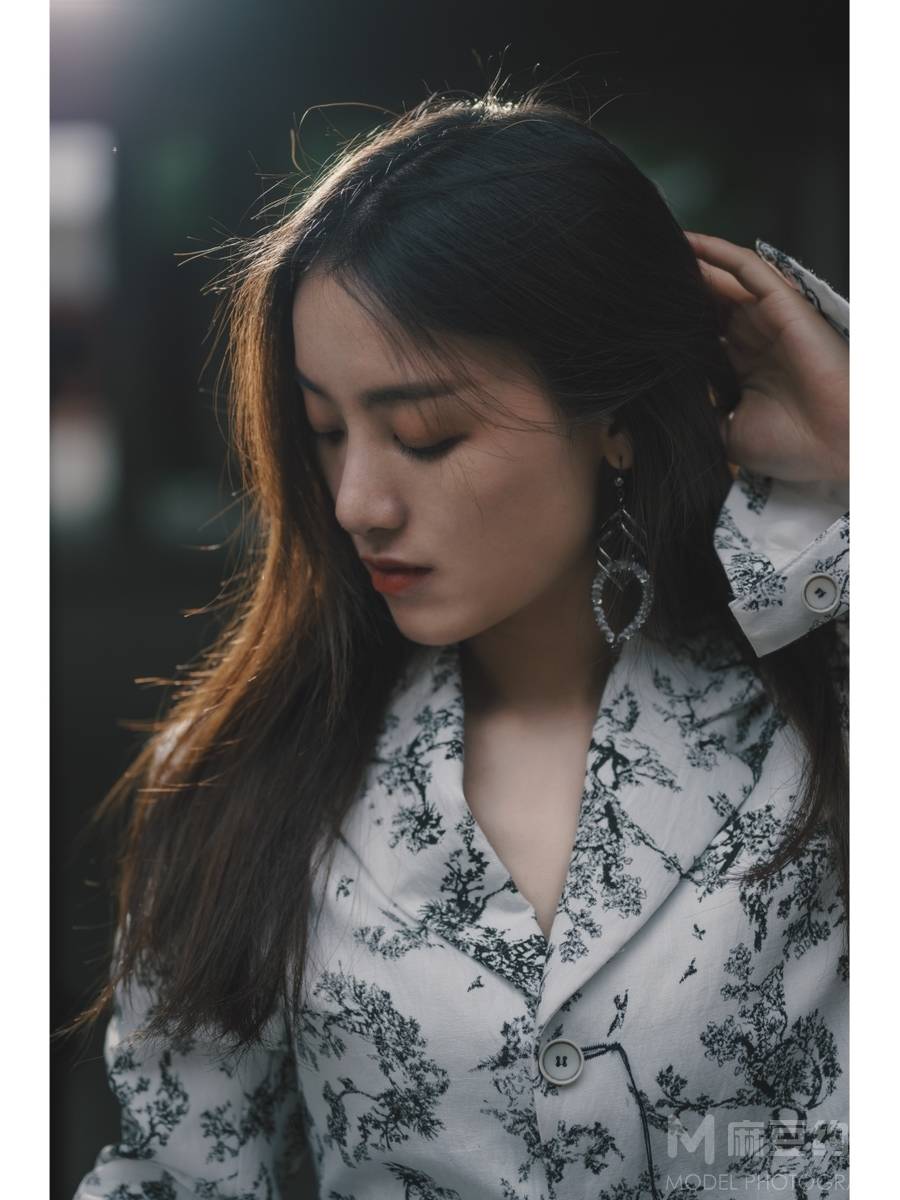 情绪模特