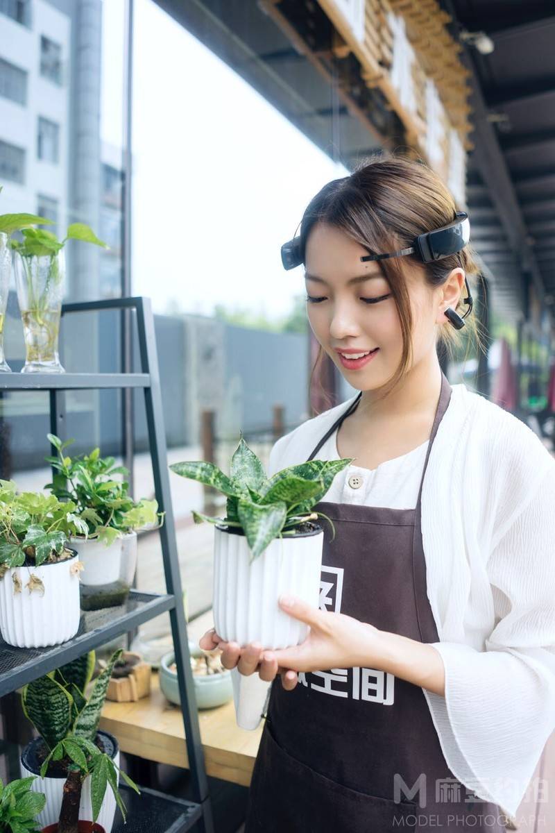 情绪模特