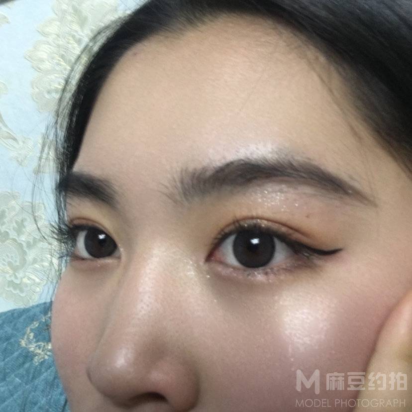 妆容模特
