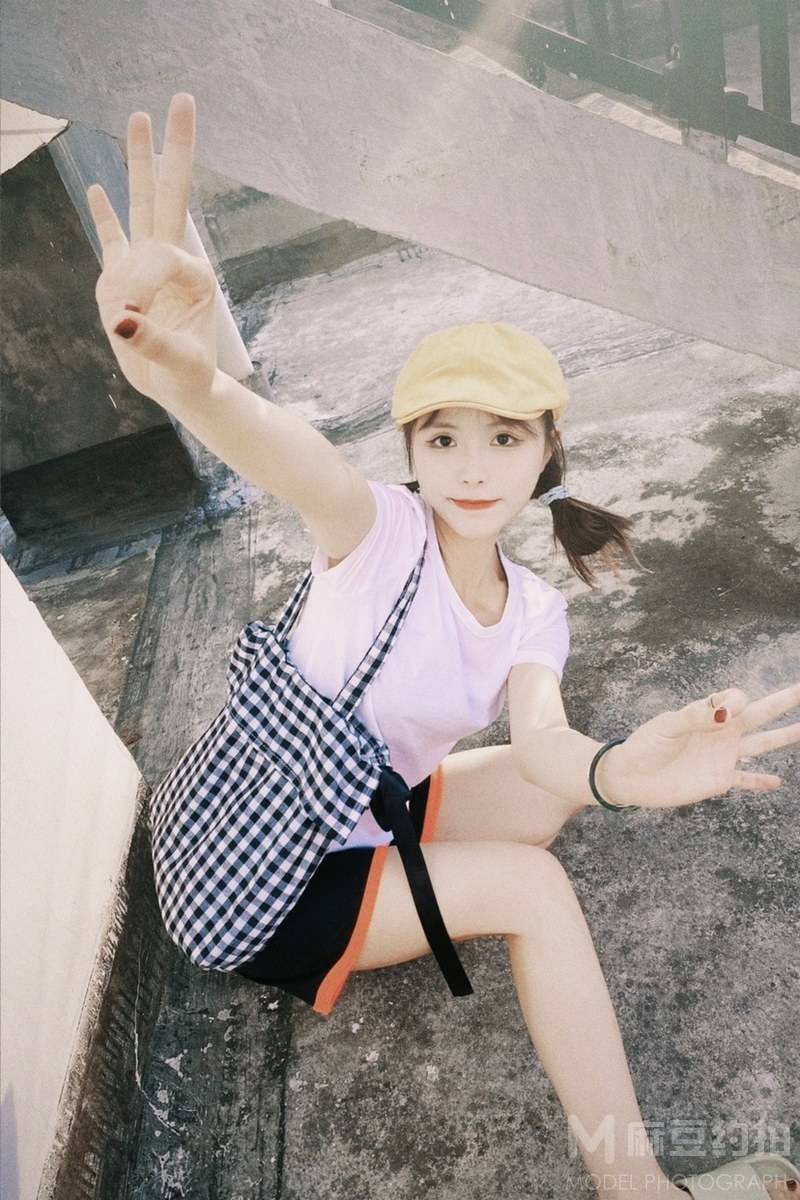 校园模特