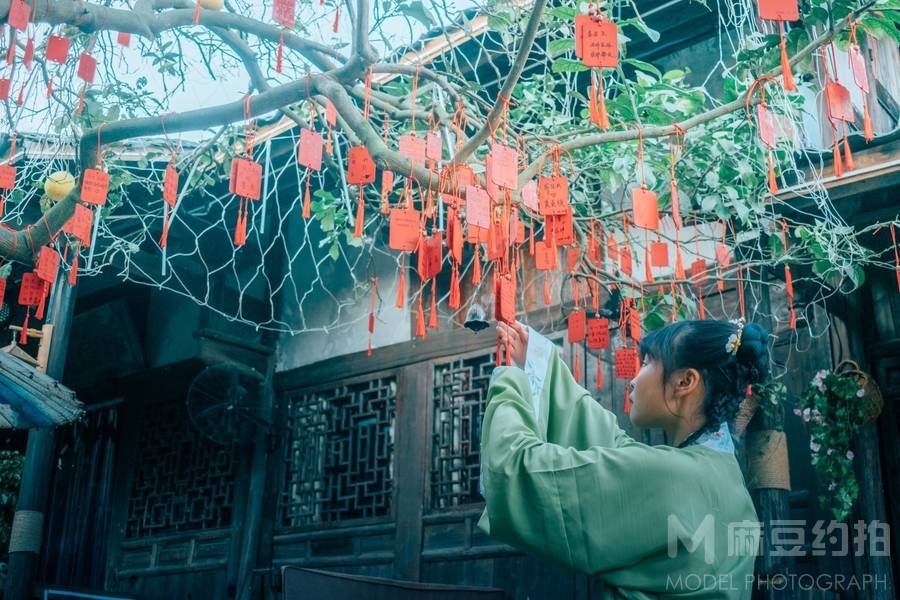 汉服模特