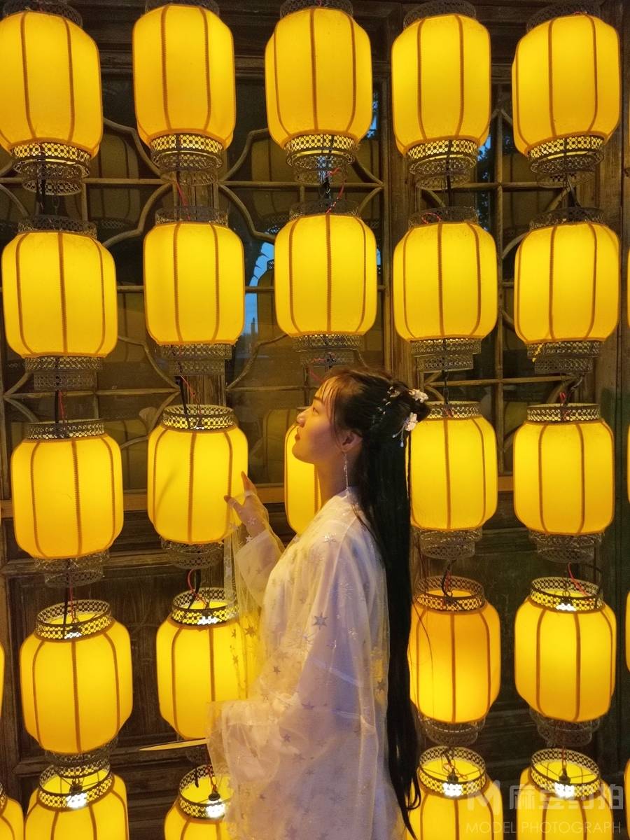 汉服模特