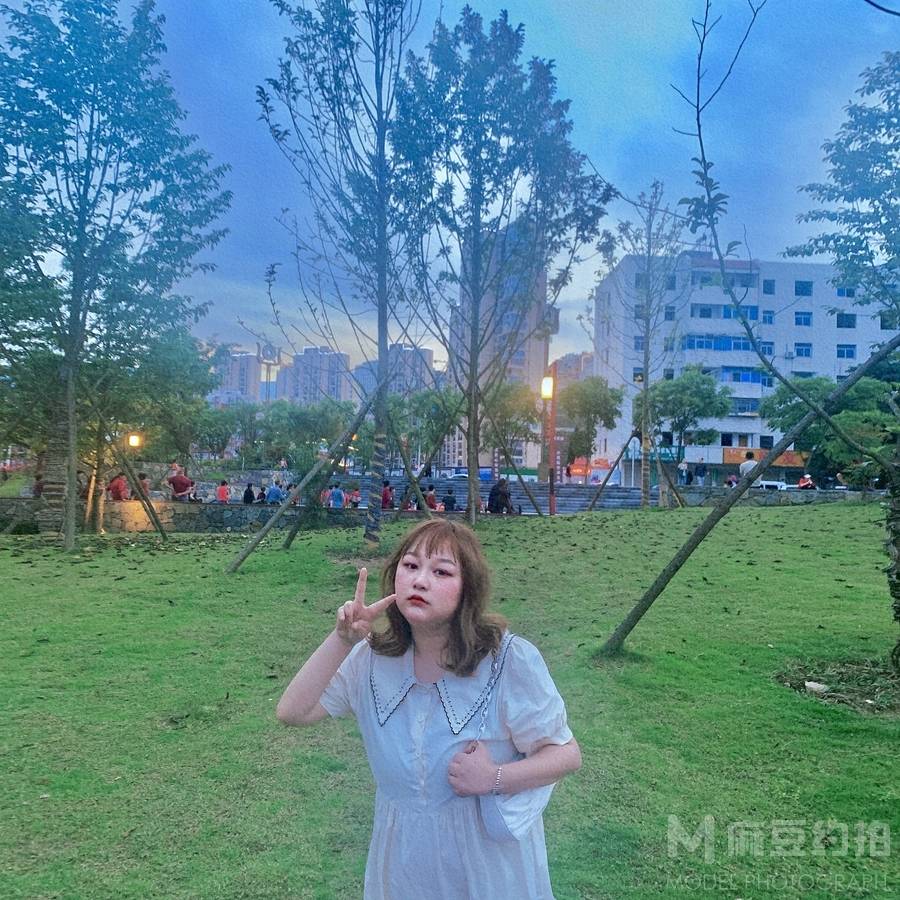 校园模特