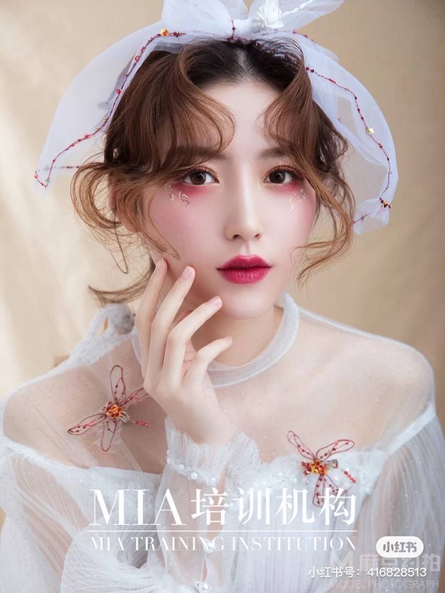 妆容模特