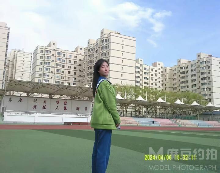 校园模特