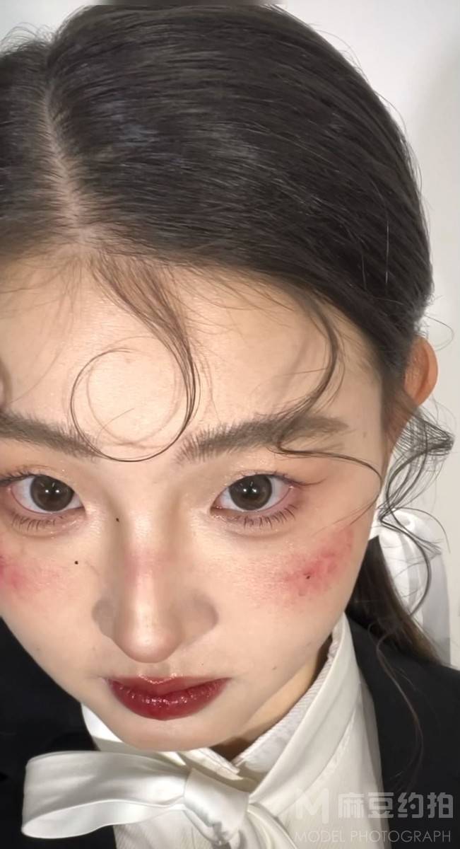 妆容模特