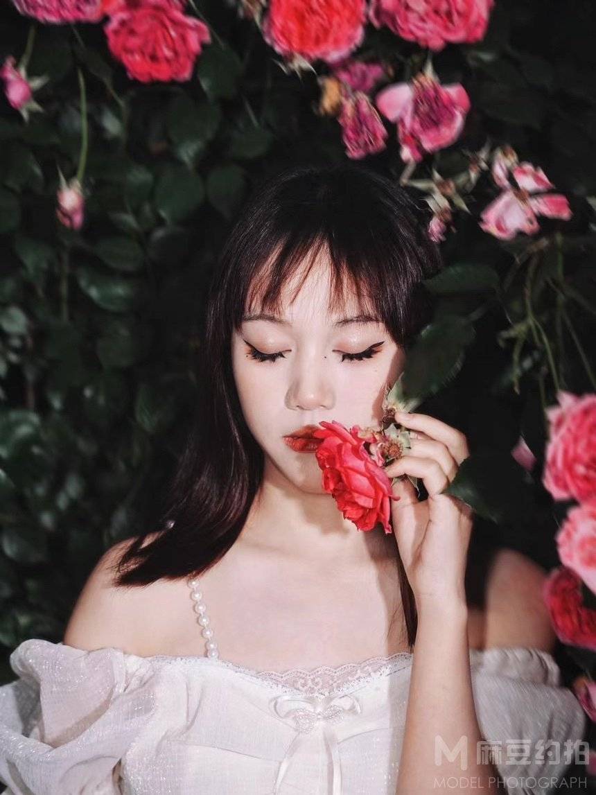 黑白模特