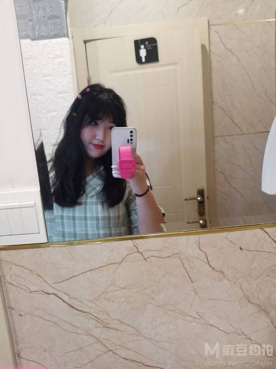 黑白模特