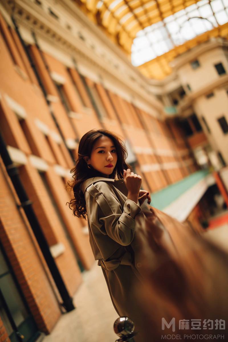情绪模特