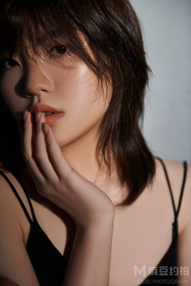 黑白模特