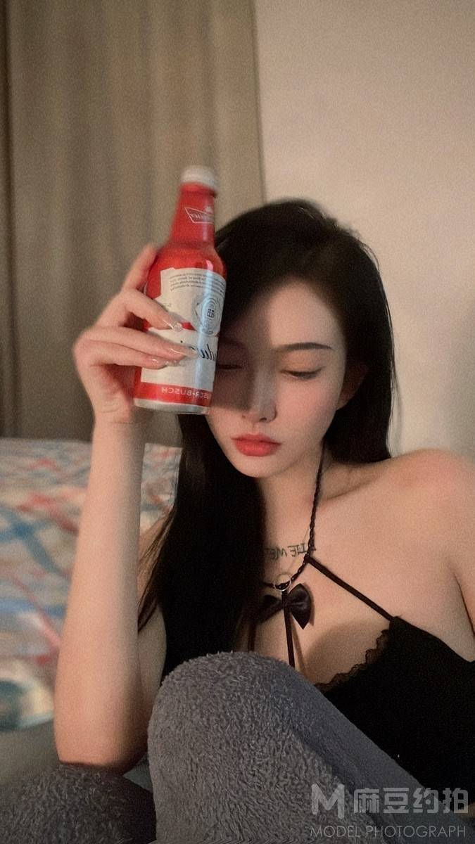 黑白模特