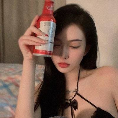 黑白模特