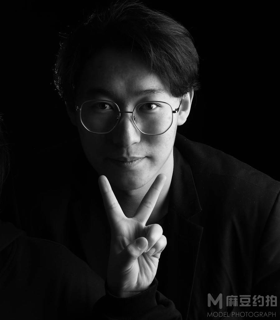 黑白模特
