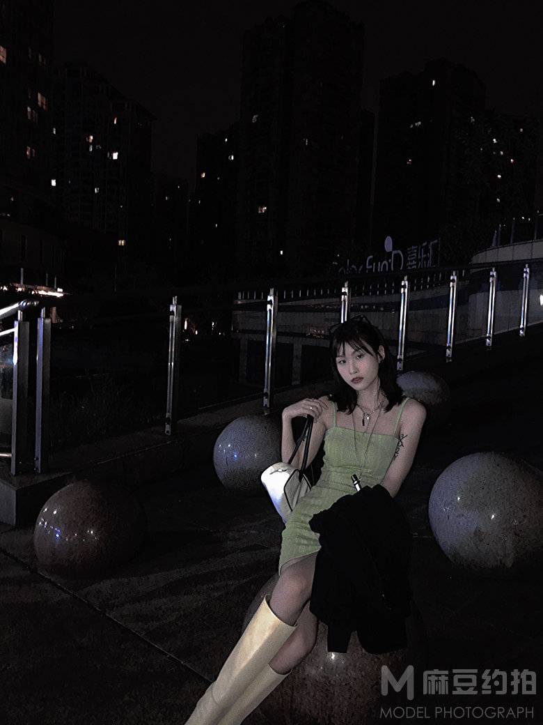 夜景模特