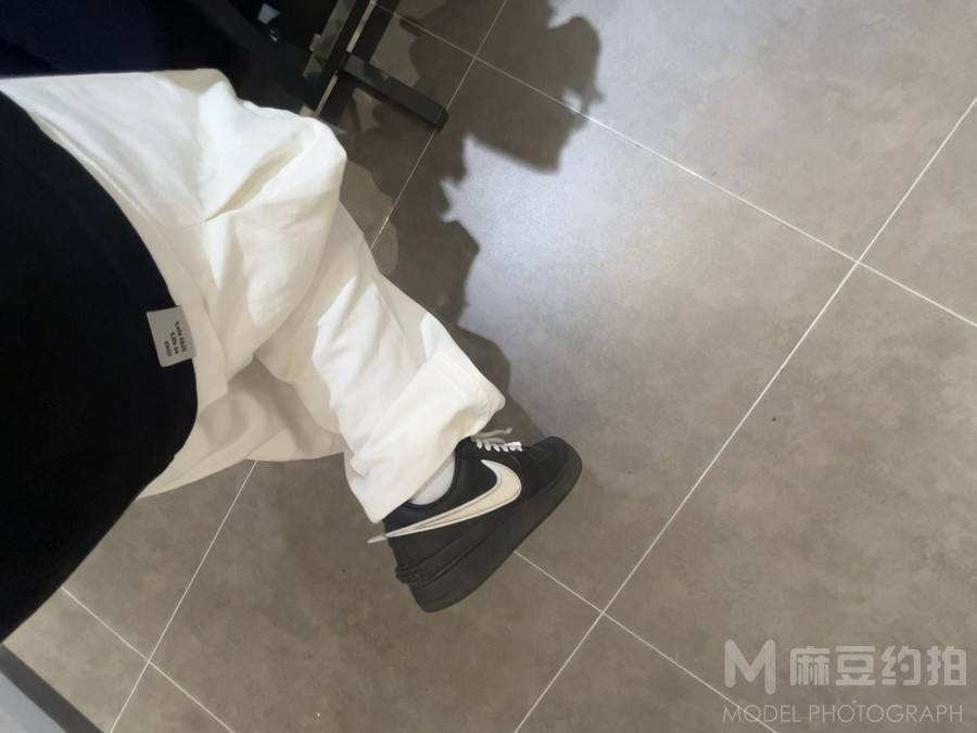 黑白模特