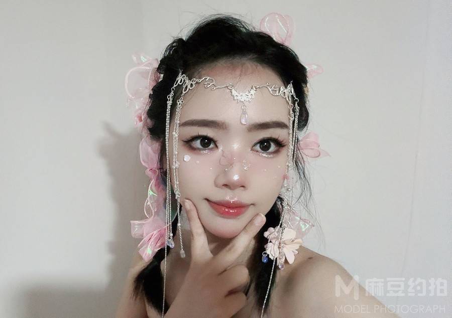 妆容模特