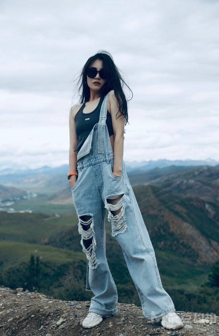 情绪模特
