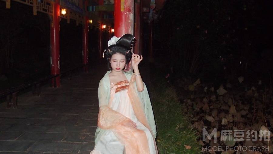 汉服模特