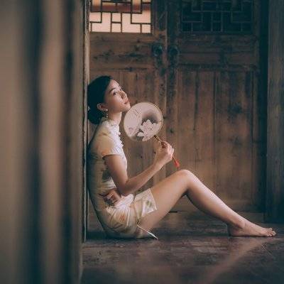 情绪模特