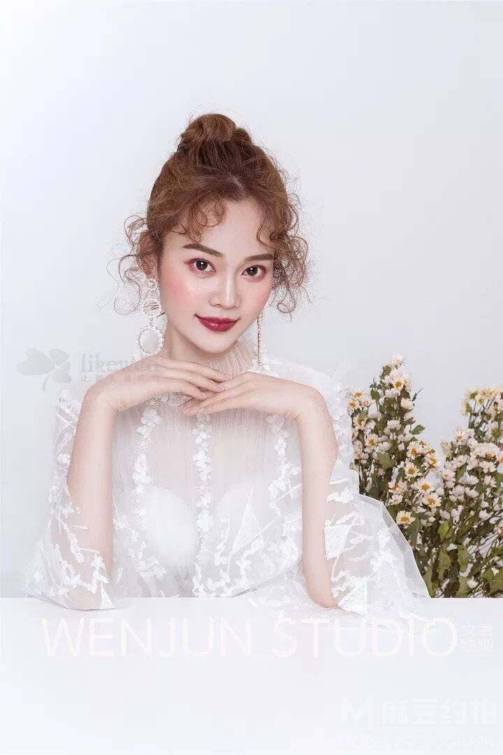 妆容模特
