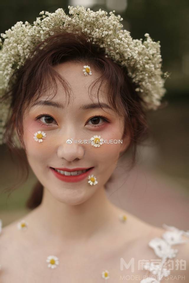 妆容模特
